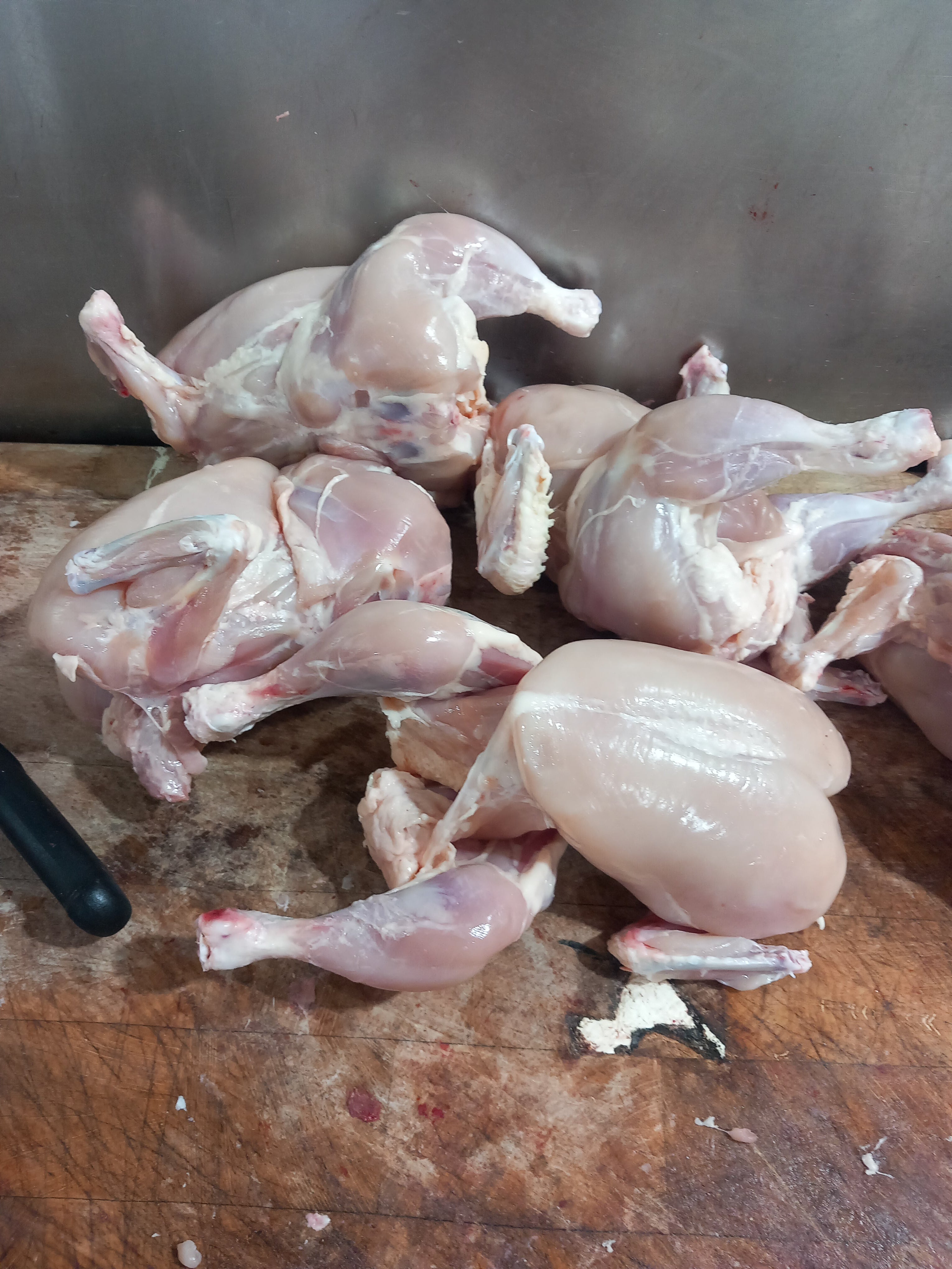 Full Chicken halal – Skin Removed & Small Pieces (1300g)